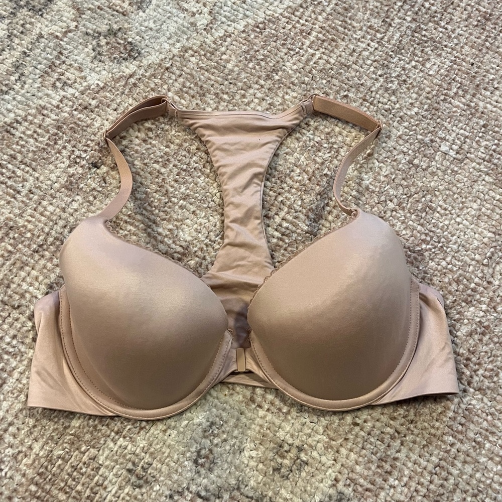 Victoria’s Secret body racer back bra
